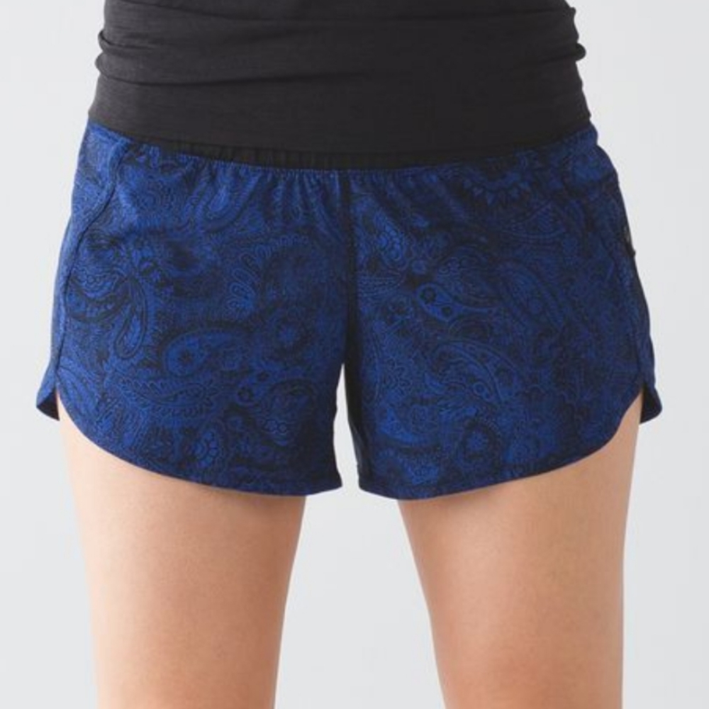 Lululemon Tracker Short IV Mini Antique Paisley Sapphire Blue Black / Black Sz 6